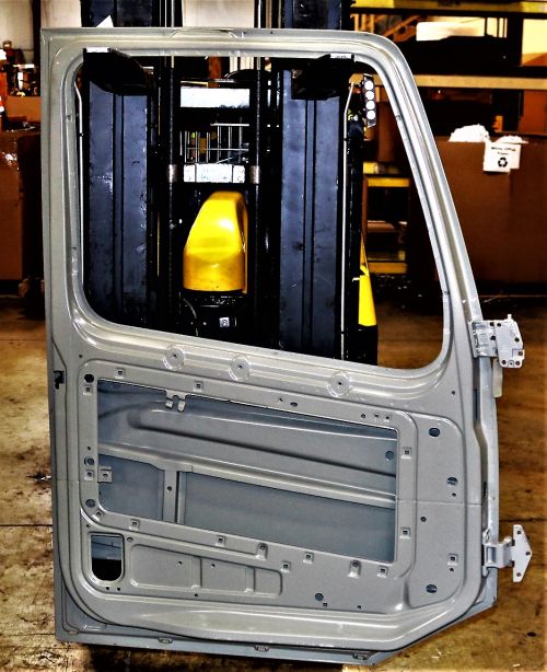 VOLVO LH DOOR