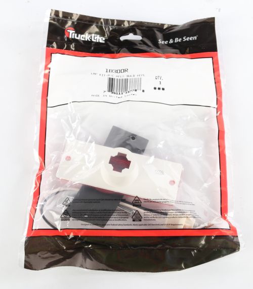 TRUCK-LITE RED RECTANGLE MARKER CLEARANCE LIGHT 12V