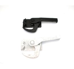 DOOR LATCH ASSEMBLY