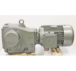 ELECTRIC GEARMOTOR: 5HP 14.56:1 RATIO 230/460V
