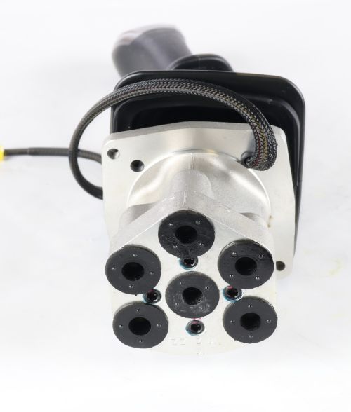 BOBCAT VALVE JOYSTICK RH