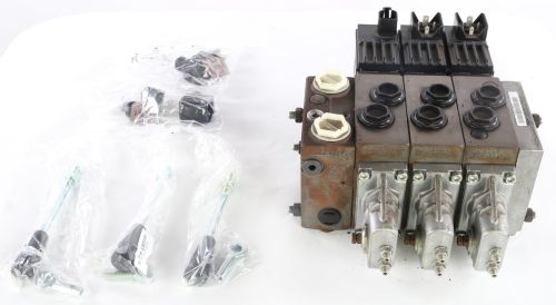 DANFOSS HYDRAULIC PVG32-3 PROPORTIONAL VALVE  250 BAR THREE LEVER