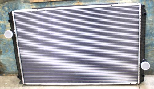 NAVISTAR RADIATOR ASSEMBLY