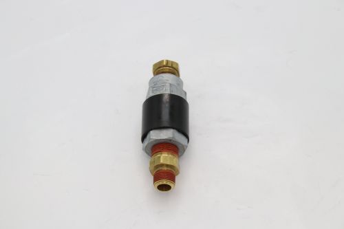 NAVISTAR QUICK RELEASE VALVE