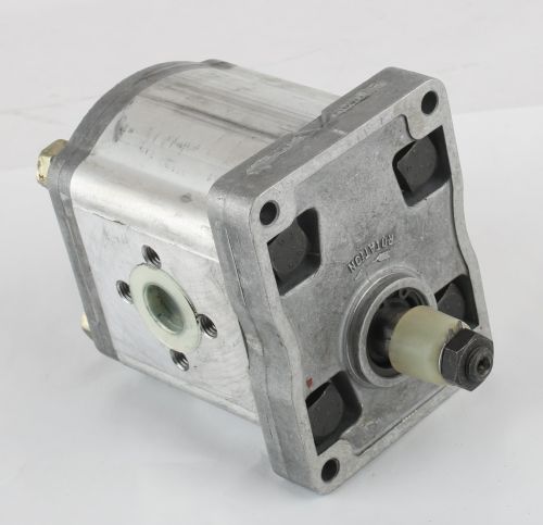 VOLVO HYDRAULIC GEAR PUMP