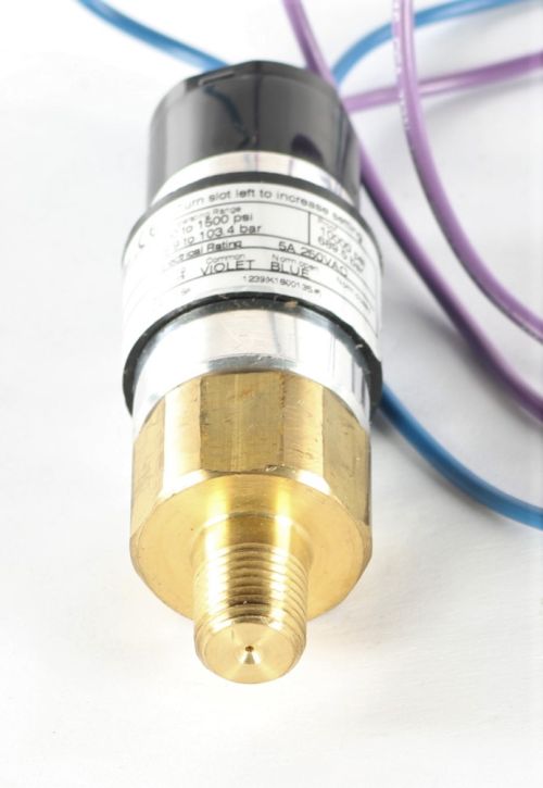 UNITED ELECTRIC SPECTRA 10 SERIES PRESSURE SWITCH 100-1500 PSI