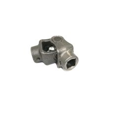 YOKE AND UNIVERSAL JOINT ASSEMBLY