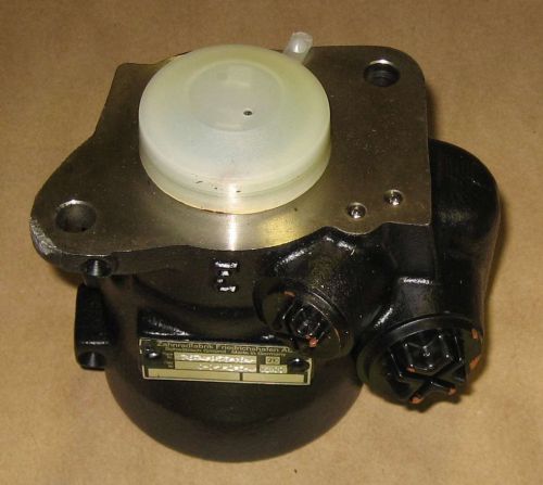 ZF PARTS POWER STEERING PUMP