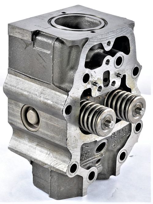 VOLVO CYLINDER HEAD
