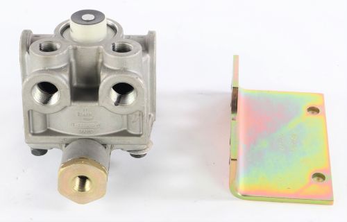 BENDIX R-14V RELAY VALVE