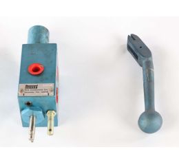 DIRECTIONAL CONTROL VALVE