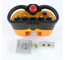 NOVA-S DIG-V2 RADIO REMOTE CONTROL W/ 2 BATTERIES