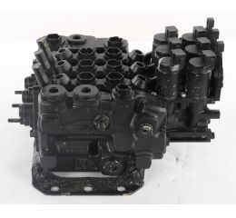 THREE SPOOL HYDRAULIC CONTROL VALVE