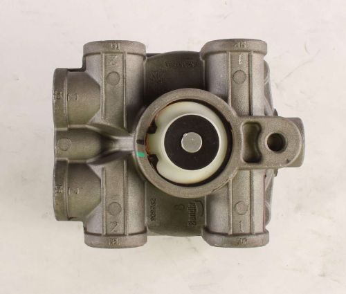 MACK PILOT RELAY VALVE