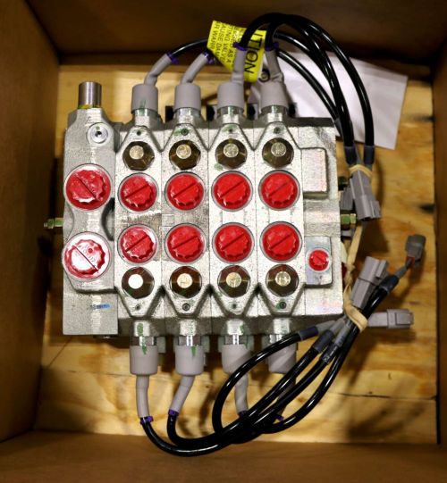 MORBARK HYDRAULIC VALVE ASSEMBLY 4 SECTION 12 VDC