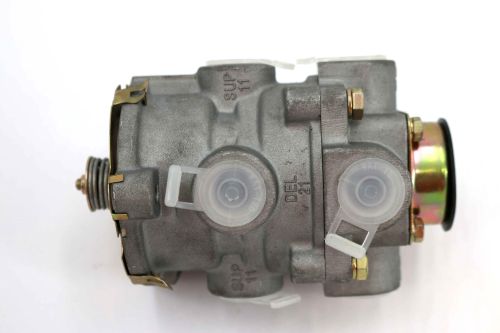 BENDIX E4 DAUL BRAKE VALVE