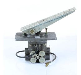 BRAKE PEDAL & VALVE