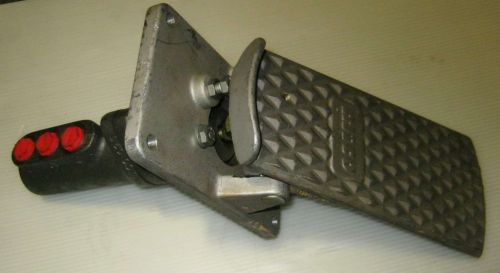 ZF - MICO INC. HYDRAULIC BRAKE VALVE REVERSE MODULATING FLOOR MOUNT