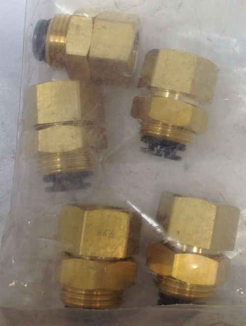 VELVAC FITTING BULKHEAD UNION FEMALE 3/8T 3/8P