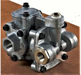 TRAILER BRAKE VALVE