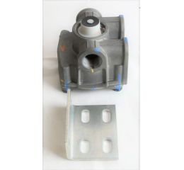 RELAY VALVE