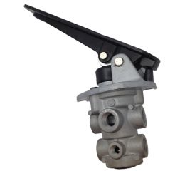 SINGLE CIRCUIT FOOT OPERATED BRAKE VALVE W/PEDAL