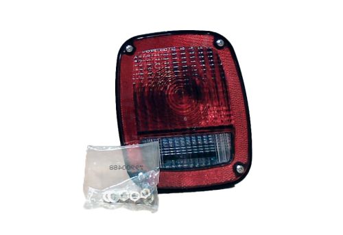 GROTE STOP/TURN/TAIL LIGHT  THREE-STUD METRI-PACK