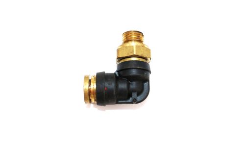 NAVISTAR FITTING CONNECTOR