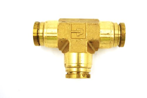 PARKER FITTING UNION TEE 1/2 X 1/2 X 1/2IN