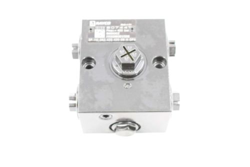 POCLAIN VALVE-SERIAL PROTECTION