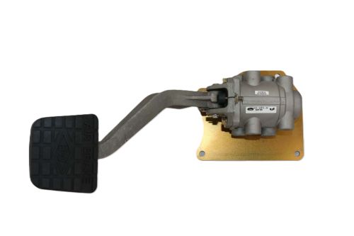 FORD AIR BRAKE FOOT VALVE
