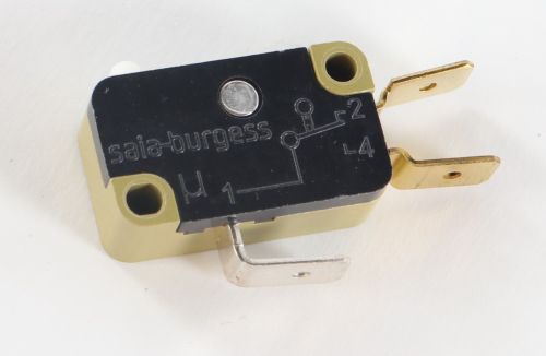 SAIA-BURGESS SNAP ACTION SWITCH SPDT NO/NC 1/4in SPADE TERMINAL