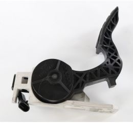 ACCELERATOR PEDAL