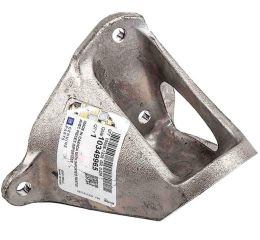 PASSENGER SIDE ENGINE MOUNT BRACKET