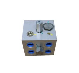 HYDRAULIC MANIFOLD VALVE: TRACTION