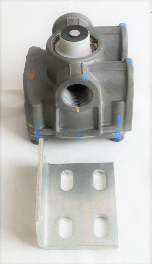 BENDIX RELAY VALVE