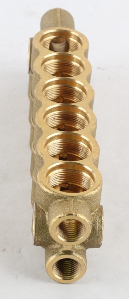 VOLVO DISTRIBUTION BLOCK