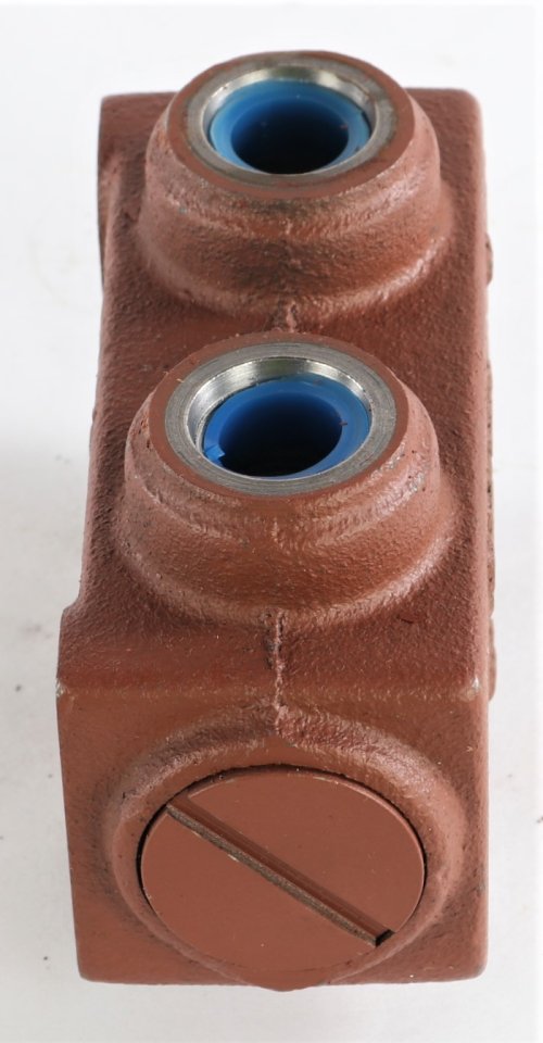 CESSNA HYDRAULIC VALVE