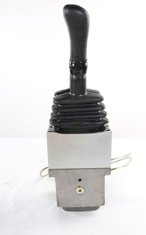 JOHN DEERE CONST & FORESTRY CONTROLLER  2 LEVER