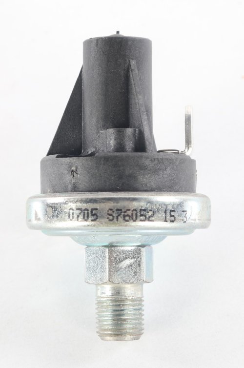 CENTROMOTION-MAXIMATECC-STEWART WARNER / HOBBS DIV PRESSURE SWITCH SET @ 15 PSI