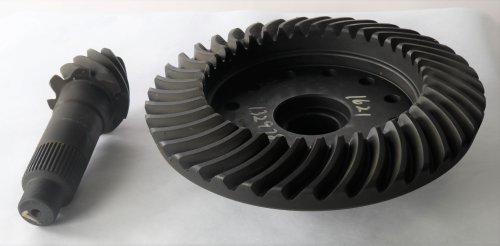 DANA SPICER RING & PINION SET 5.57 RING -39 PINION -7 TEETH
