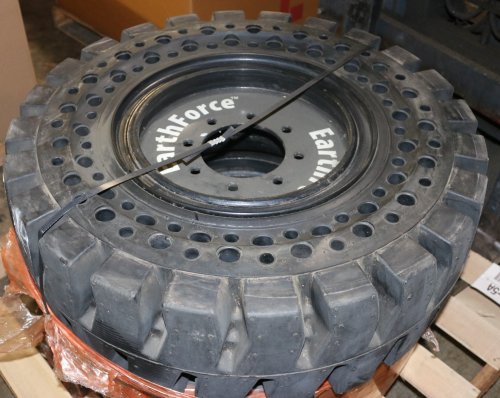 BOBCAT TIRE  FLEX AT TREAD 12X16.5(33X12) EF