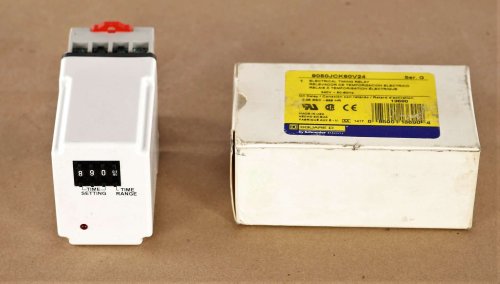 SCHNEIDER ELECTRIC - SQUARE D/MODICON/MERLIN GERIN TIMER RELAY 240V