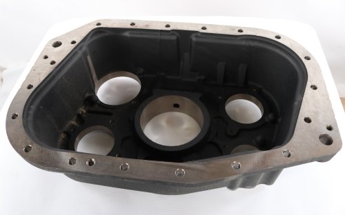 EATON FULLER REAR AUX CASE HOUSING