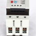 SIEMENS RELAY  3-POLE  45-63 AMP  30KW  600VAC  24VDC