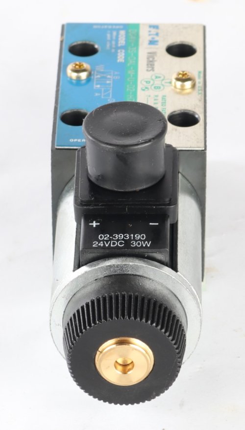 CMI ROADBUILDING HYDRAULIC SOLENOID VALVE 4-WAY 2-POS