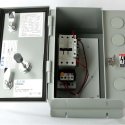 CUTLER HAMMER MOTOR STARTER - ENCLOSED