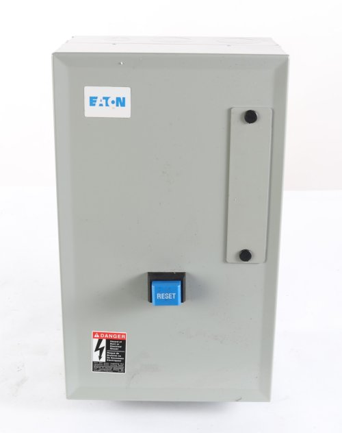 CUTLER HAMMER MOTOR STARTER - ENCLOSED