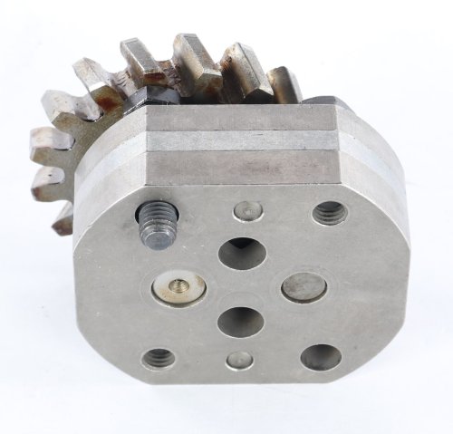 HATZ DIESEL OIL PUMP 15