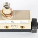 OMRON LIMIT SWITCH - PANEL MOUNT ROLLER PLUNGER